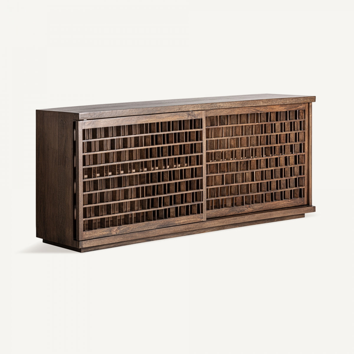 Aparador en madera de mango estilo art deco Kladno (205x80 cm), diseño moderno con acabado marrón oscuro y puertas correderas en patrón de rejilla.