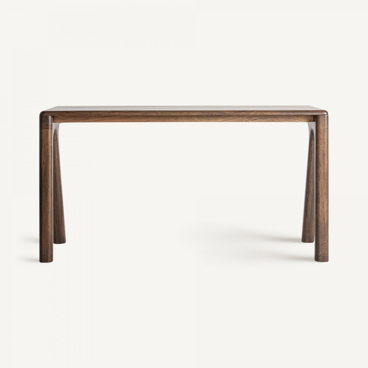 El Escritorio en madera de mango Wilsau tiene diseño rectangular con esquinas redondeadas y cuatro patas robustas, ideal para espacios contemporáneos. Presentado en fotografía sobre fondo blanco.