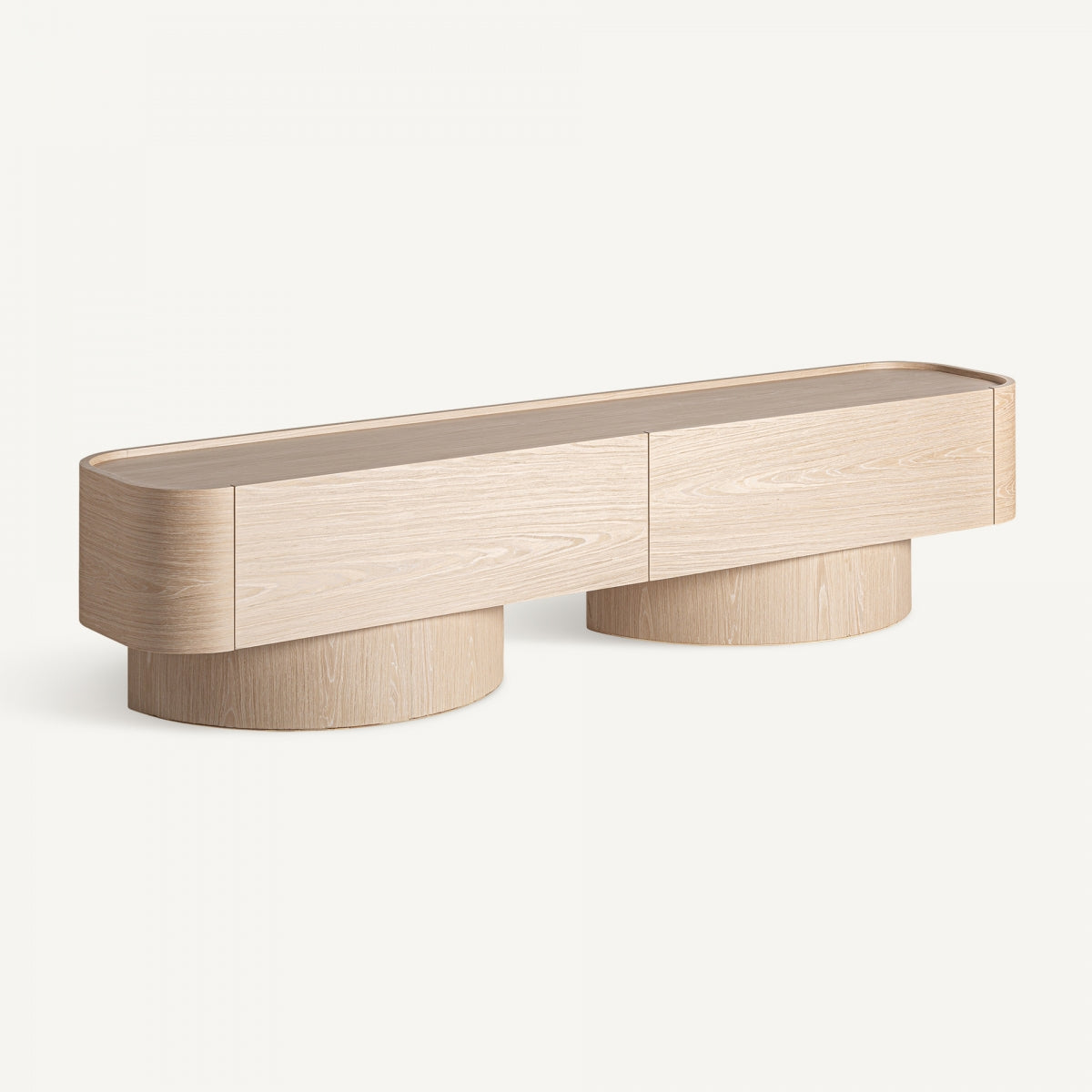 El Mueble TV en chapa de roble y madera DM Prayssac presenta un diseño art déco con un acabado alargado en madera clara, bordes curvos y una base ovalada. Combina con elegancia el encanto vintage con la estética moderna sobre un fondo blanco liso.