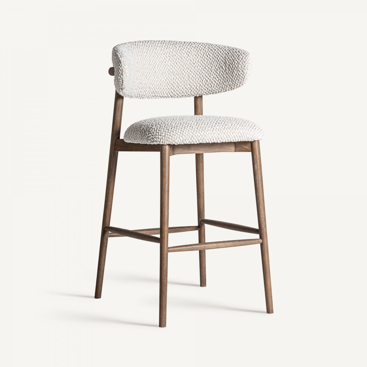 El Taburete alto en madera de fresno y tapizado Gerb es un moderno taburete de bar de madera con respaldo alto y asiento acolchado en tela blanca texturizada, que combina durabilidad y elegancia.
