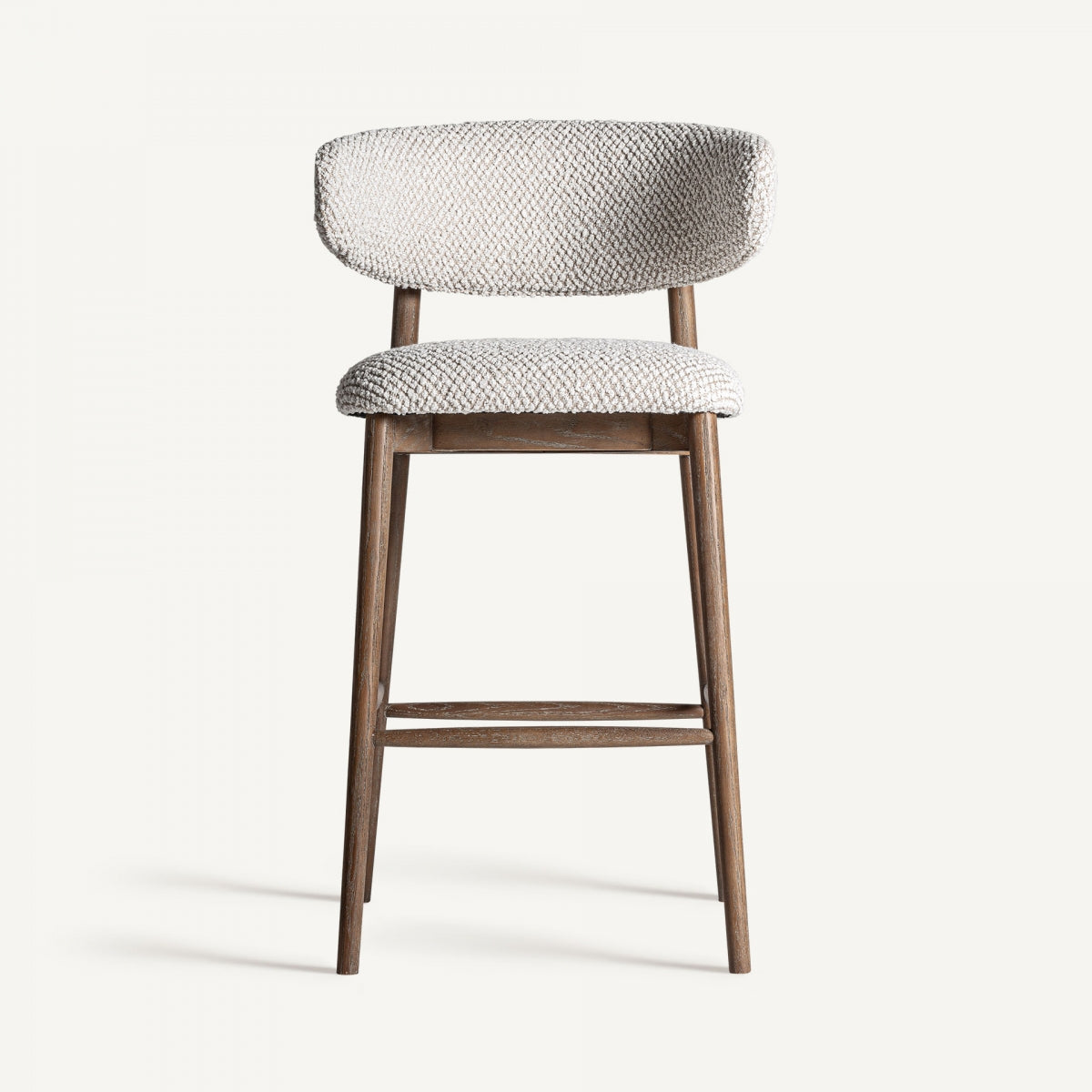 Presentamos el Taburete alto de madera de fresno y tapizado Gerb, un moderno taburete de bar con asiento y respaldo tapizados en blanco texturizado. Su estructura de fresno realza la estructura y las patas de madera, creando un exquisito estilo contemporáneo.