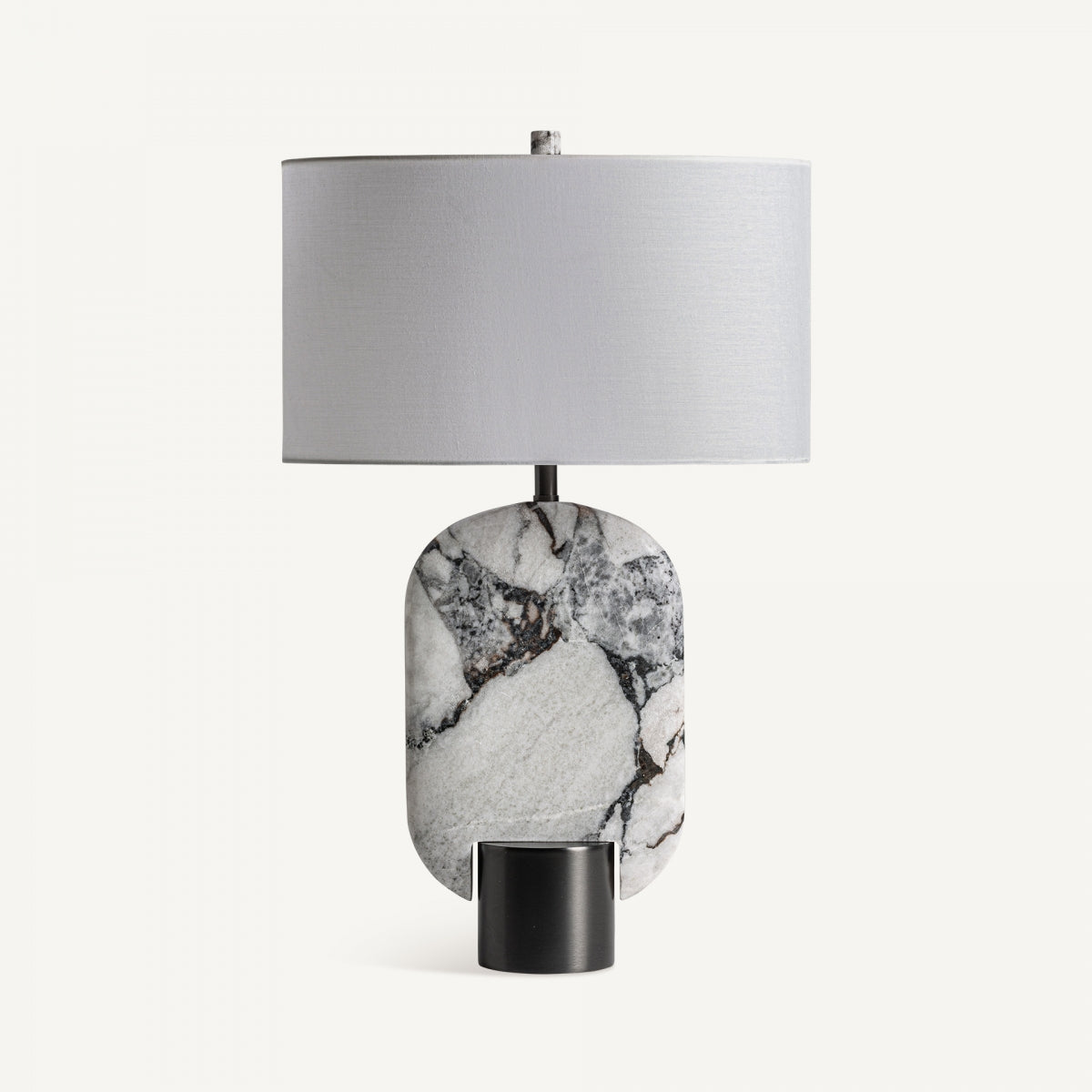 Lámpara de mesa en mármol y metal Marble 84, con base de mármol blanco con vetas negras y pantalla cilíndrica de tela gris, perfecta para ambientes de interiorismo contemporáneo.