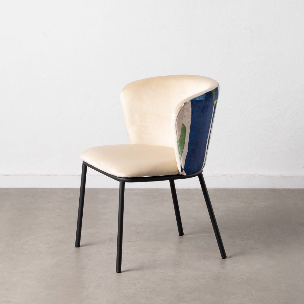 Conozca la Silla de Comedor en Tejido y Metal Abstracto: una elegante silla que presenta un asiento acolchado de color beige y un respaldo de poliéster duradero con un vívido diseño abstracto de color azul verdoso, sostenido por fuertes patas de metal negro.