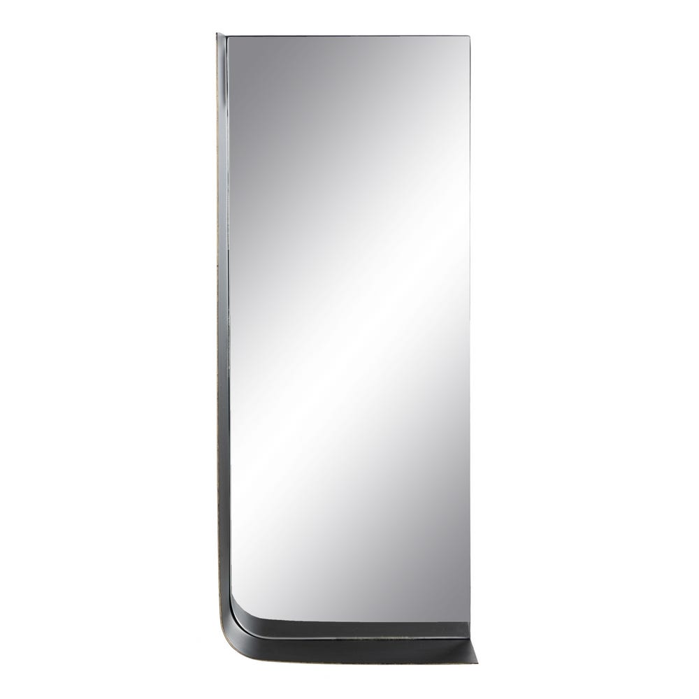 El Espejo de Metal Oro-Negro Estante Miro es un espejo alto y rectangular con una esquina inferior curvada enmarcado en metal oro-negro sobre un fondo blanco.