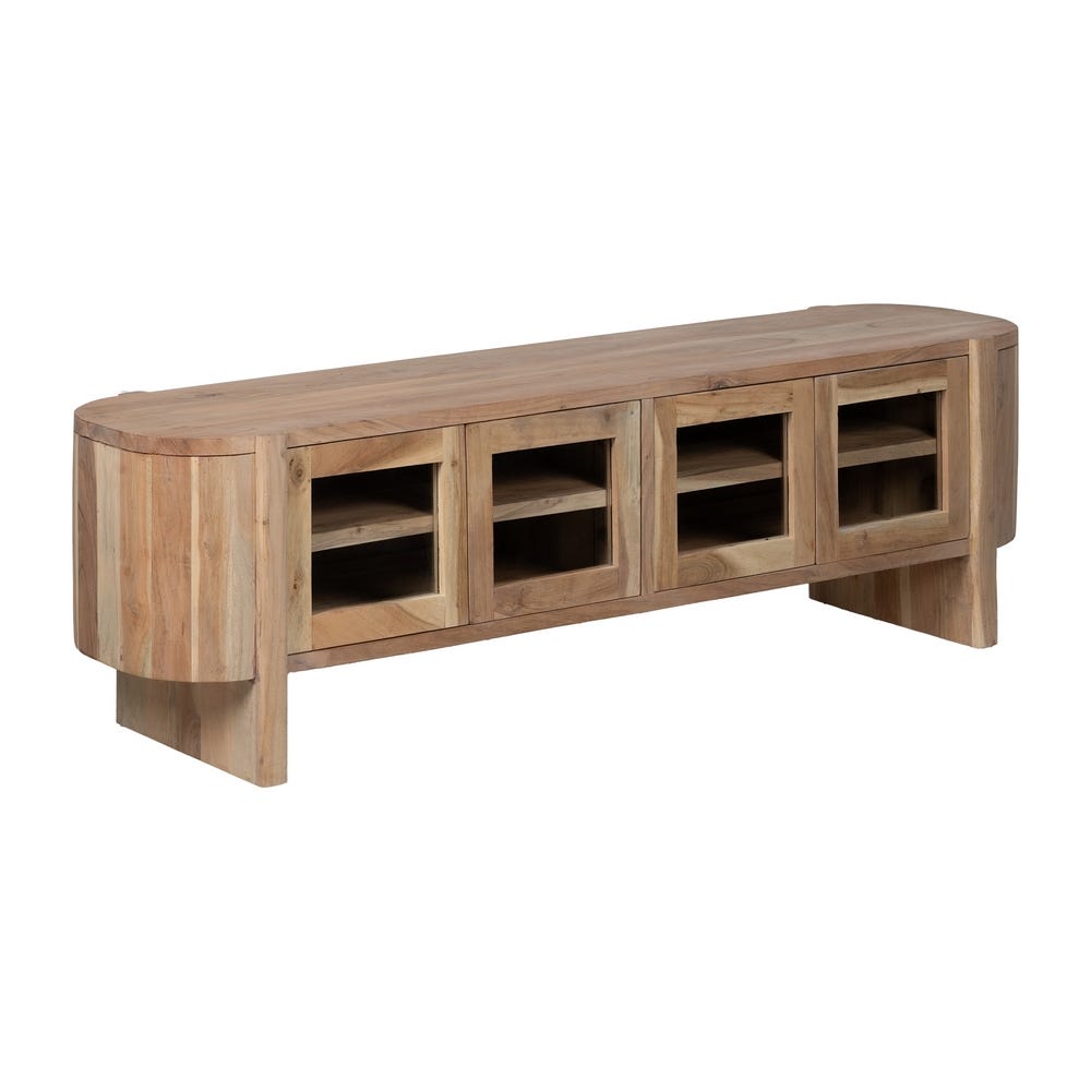 El mueble TV madera acacia y cristal Creel presenta una construcción duradera de madera de acacia, acabado natural, elegante diseño curvo y cuatro estantes abiertos.