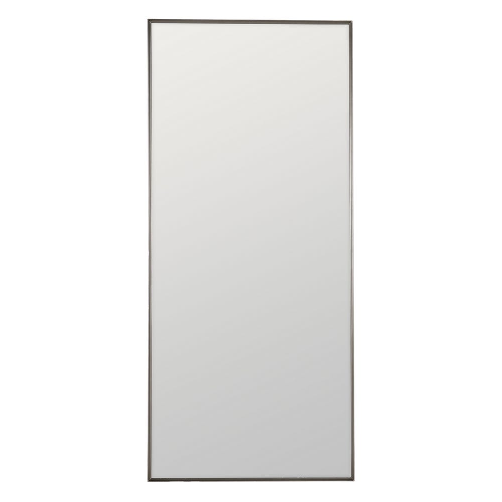 El Espejo Acero Metal-Cristal Walli es un espejo alto y rectangular con un fino marco negro, ideal para una decoración elegante.