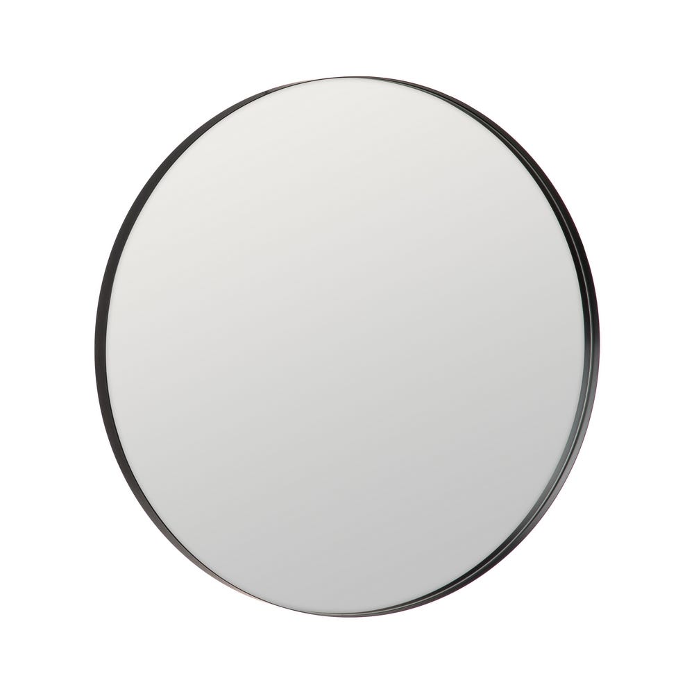 El Espejo de Aluminio Negro Circular Stylo es un espejo redondo, sin marco, con una superficie lisa que refleja la luz sobre un fondo sencillo, personificando la decoración moderna.