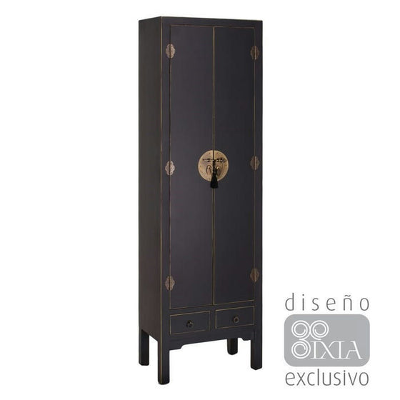 El Armario 2 puertas y 2 cajones negro 55x33x185 cm es un mueble alto de madera negra con dos puertas, dos cajones inferiores, tiradores redondos de latón y detalles en metal dorado. Su texto y logo "diseño exclusivo" a la derecha le confieren un diseño oriental para un almacenaje práctico y elegante.