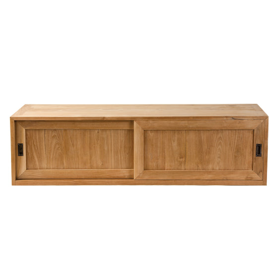 El Aparador en Madera de Teca con Puertas Correderas Basic es un gabinete de almacenamiento de madera con dos puertas corredizas, con un acabado de madera natural para un almacenamiento elegante.