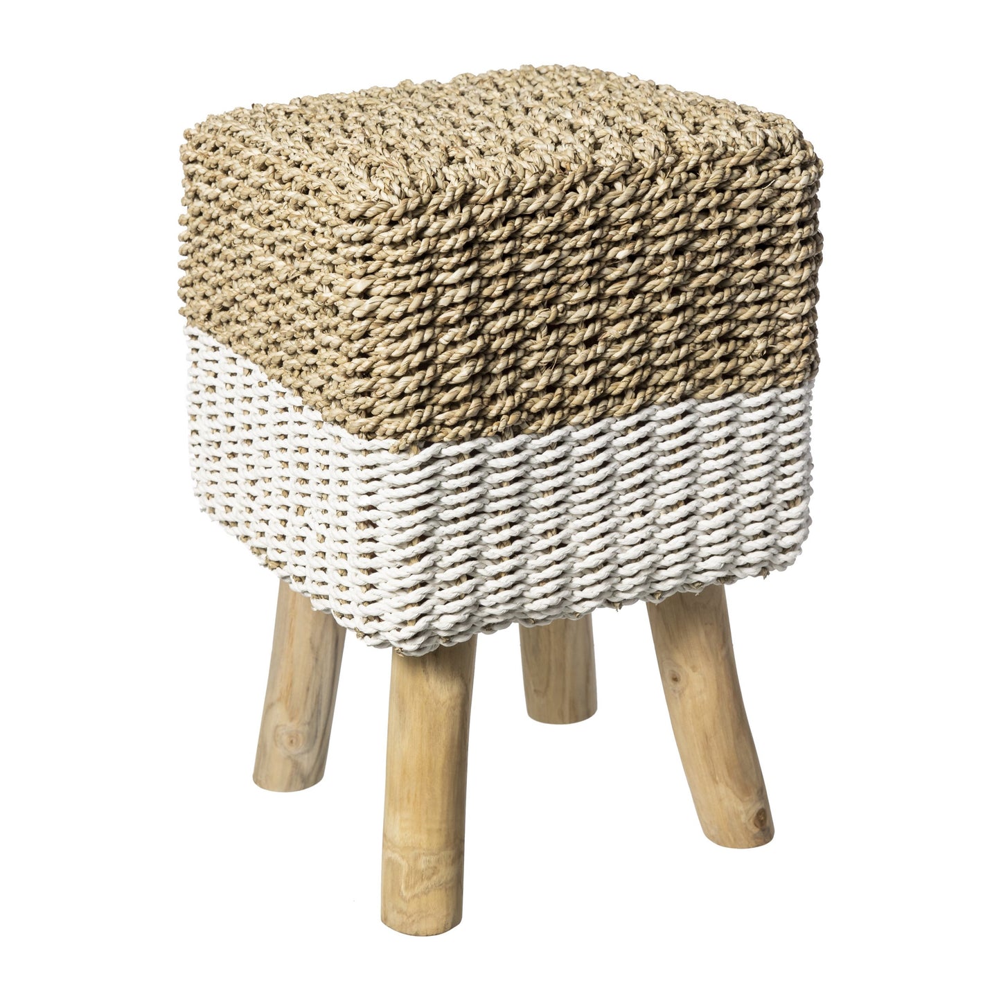 El puff de seagrass, de diseño moderno, presenta una parte superior tejida con texturas marrones y blancas y cuatro patas de madera, lo que lo hace perfecto para realzar la estética de cualquier habitación.