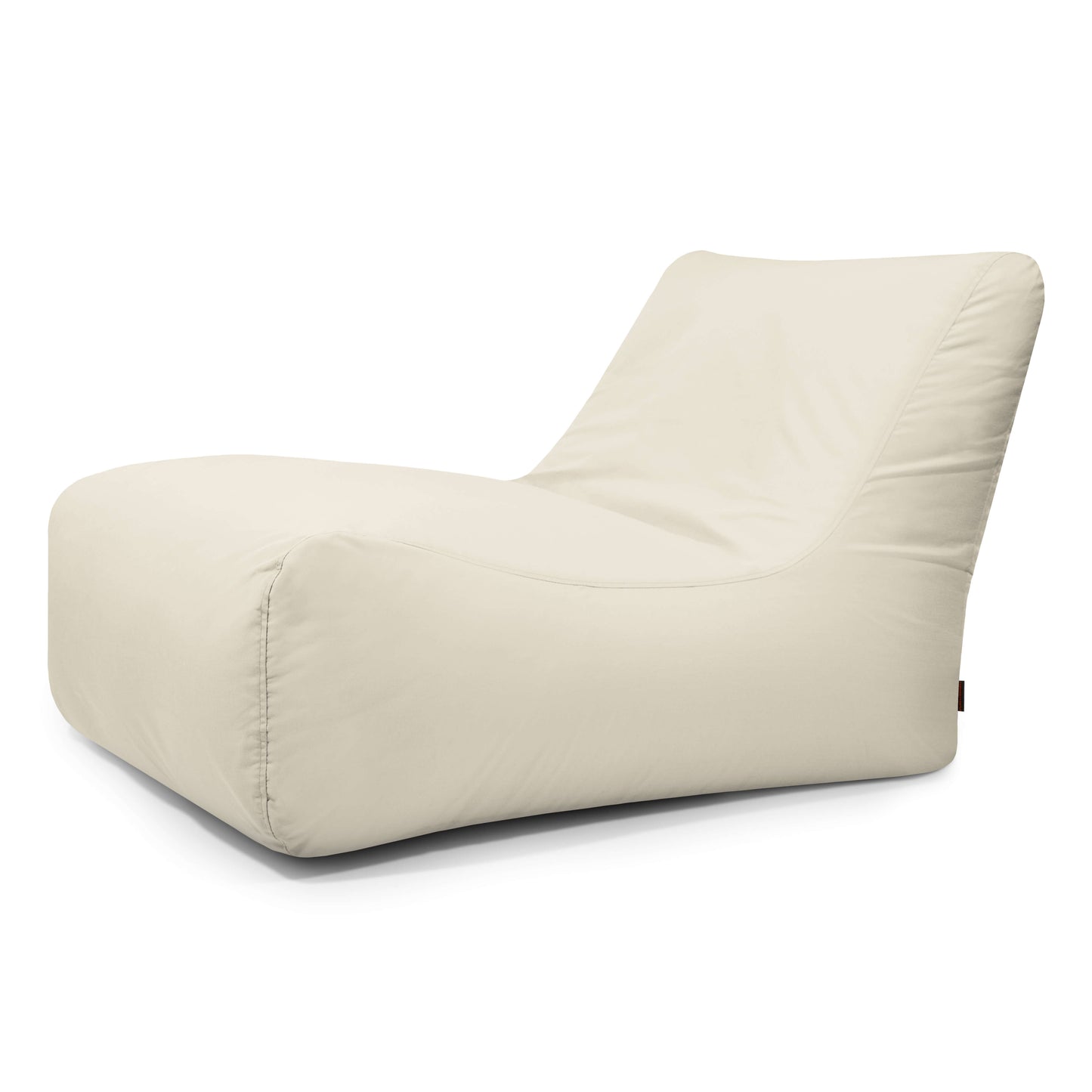 El Bean Bag Lounge 100 Colorin - uso exteriores es un moderno bean bag ergonómico de color crema con asiento bajo y respaldo en ángulo, ideal como puf exterior o elegante mobiliario terraza, presentado sobre fondo blanco.