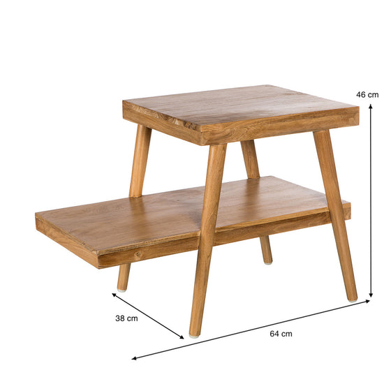 La Mesita de noche en madera teca Fili es una mesa de madera de dos niveles con un diseño moderno, presenta unas dimensiones de 46 cm de alto, 38 cm de fondo y 64 cm de ancho.