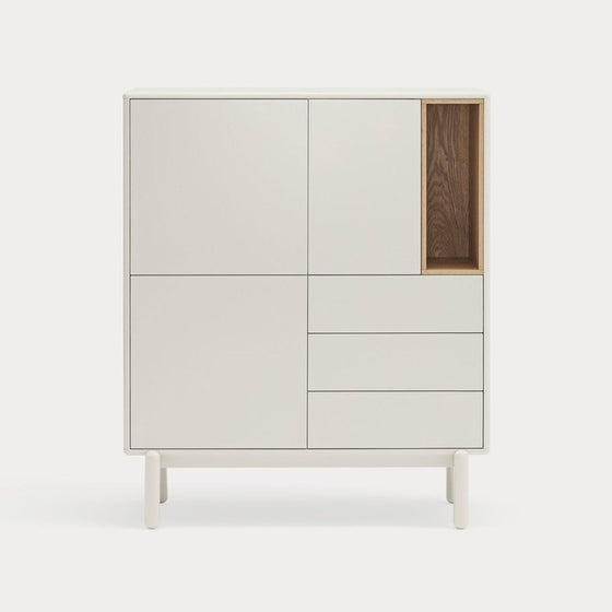 Moderno Mueble Auxiliar Corvo 3P3C blanco con múltiples cajones y un compartimento de madera, sobre patas esbeltas, diseñado para almacenamiento funcional, aislado sobre fondo blanco.