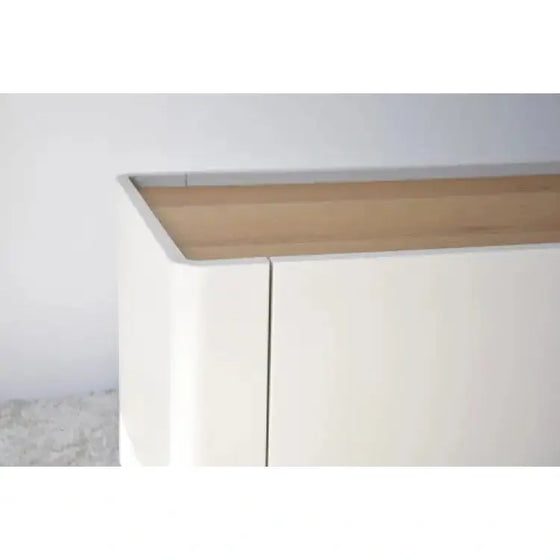 Aparador blanco con tapa de madera, apto como Mueble TV Arena Mate y Roble Natural - Armonízate, con acabado en roble natural.