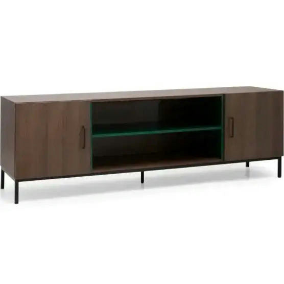 Presentamos Mueble TV Dinka 01, una impresionante consola multimedia de madera con patas de metal negro. Cuenta con dos gabinetes laterales y una sección central abierta con elegantes estantes verdes, que combinan a la perfección forma y función en cualquier espacio habitable.