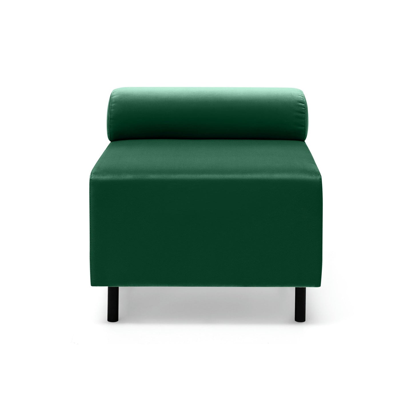 El Puff Cuadrado Tapizado Sebas presenta tapizado en color verde, respaldo cilíndrico y patas negras sobre fondo blanco. De diseño minimalista, está elaborado con materiales de alta calidad para combinar estilo y comodidad a la perfección.