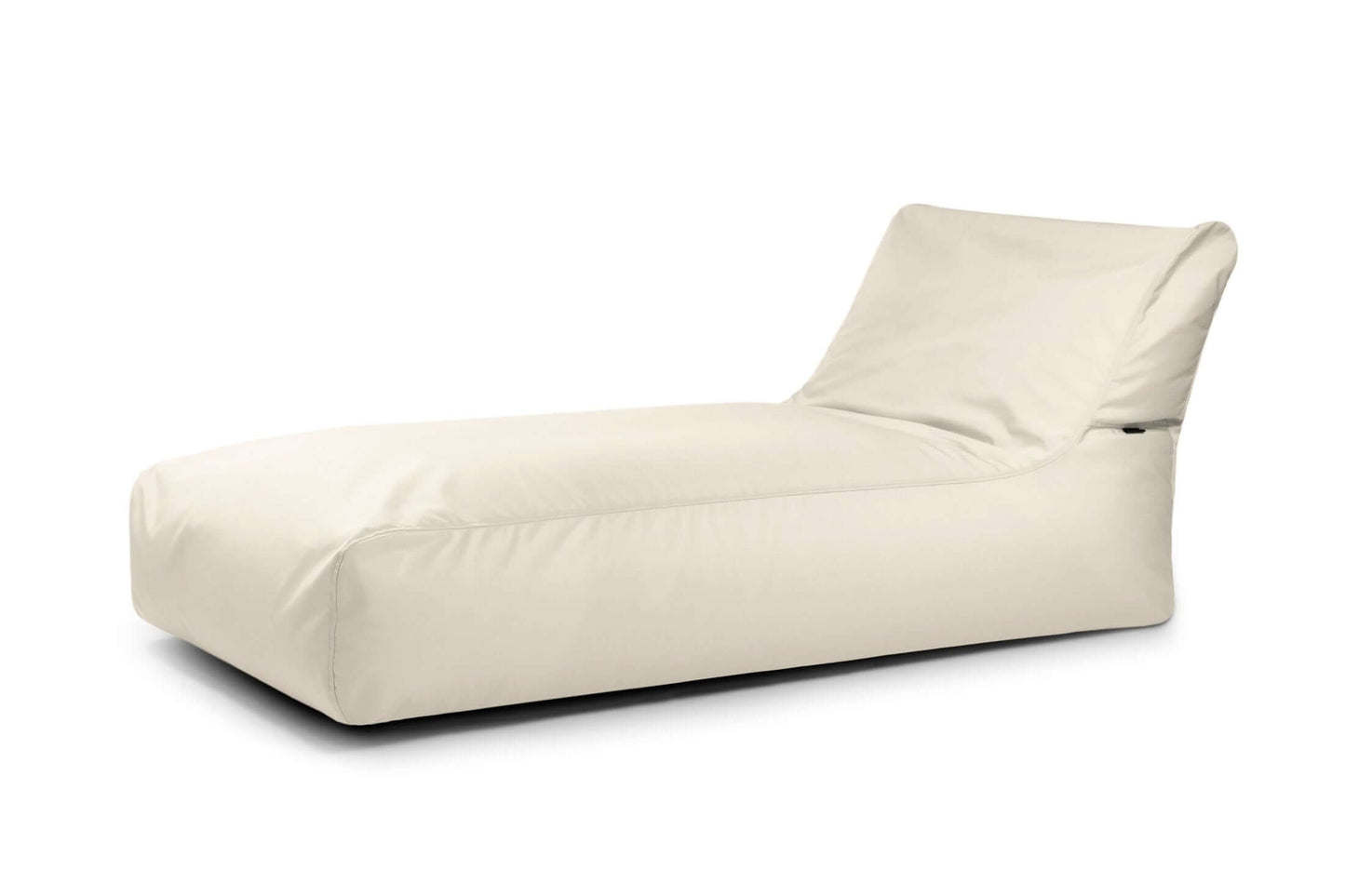 La tumbona Bean bag 90 Colorin - uso exteriores es una moderna tumbona sin brazos con respaldo en ángulo y funda de color crema, ideal para relajarse en interiores o como elegante tumbona terraza, mostrada sobre fondo blanco.
