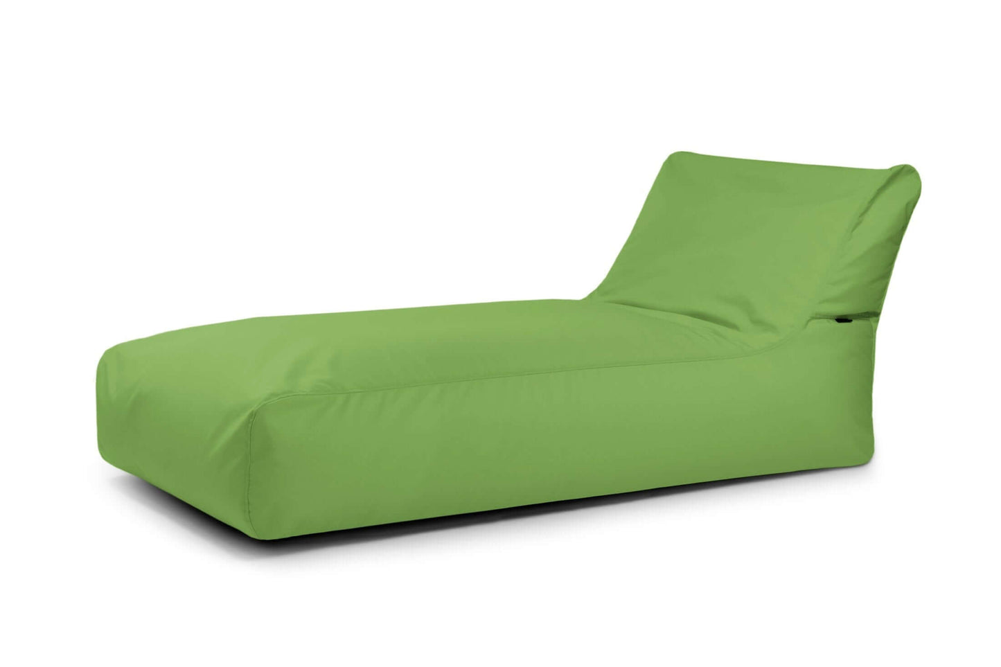 La tumbona Bean bag 90 Colorin - uso exteriores es una tumbona acolchada de color verde perfecta para relajarse en su tumbona terraza, y destaca maravillosamente sobre un fondo blanco nítido.