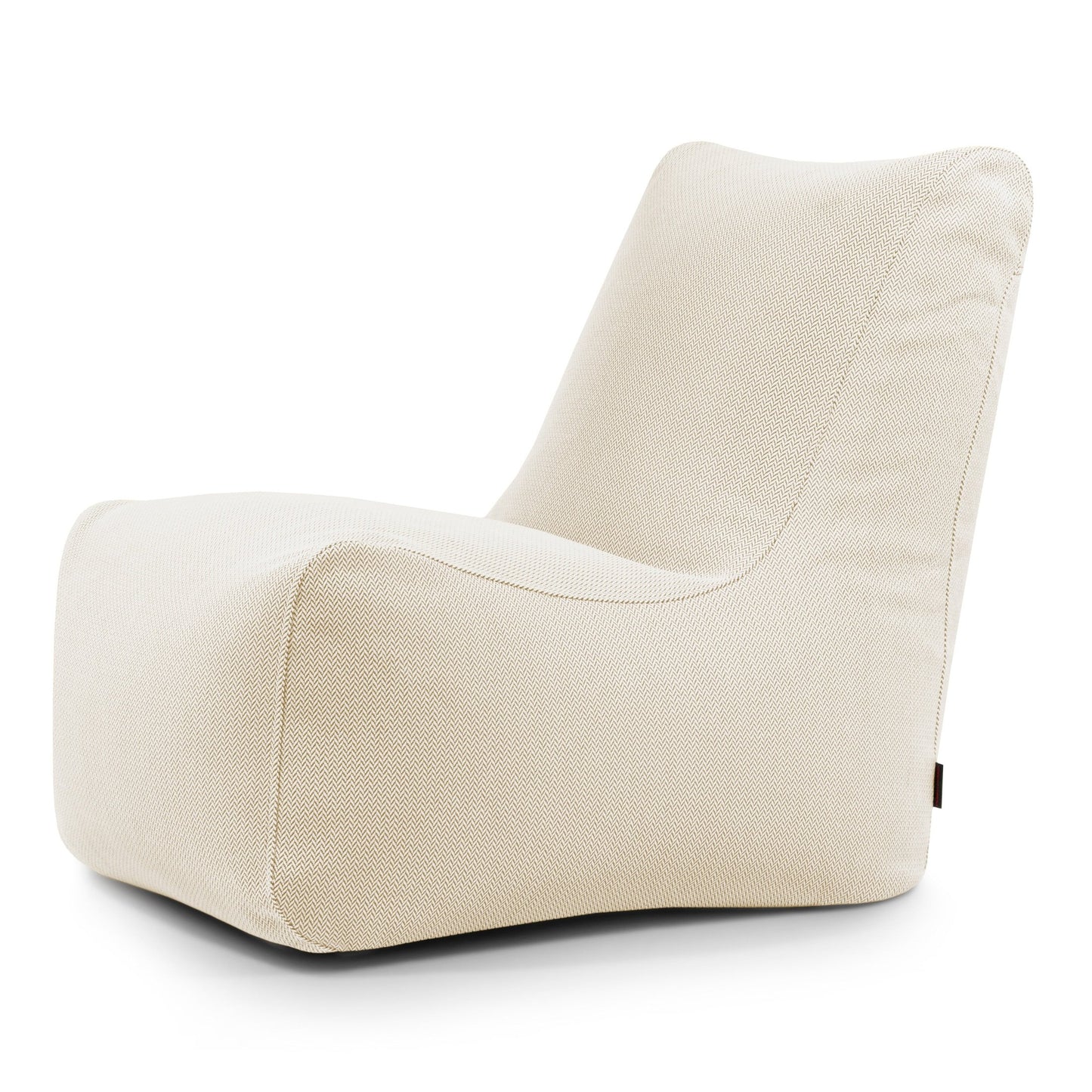 El Bean bag Seat Canaria - uso exteriores es un moderno sillón sin brazos en color beige claro, con un asiento bajo y ancho y un respaldo reclinado inspirado en el puf ergonómico, ideal para relajarse en interiores o como mobiliario exterior duradero.