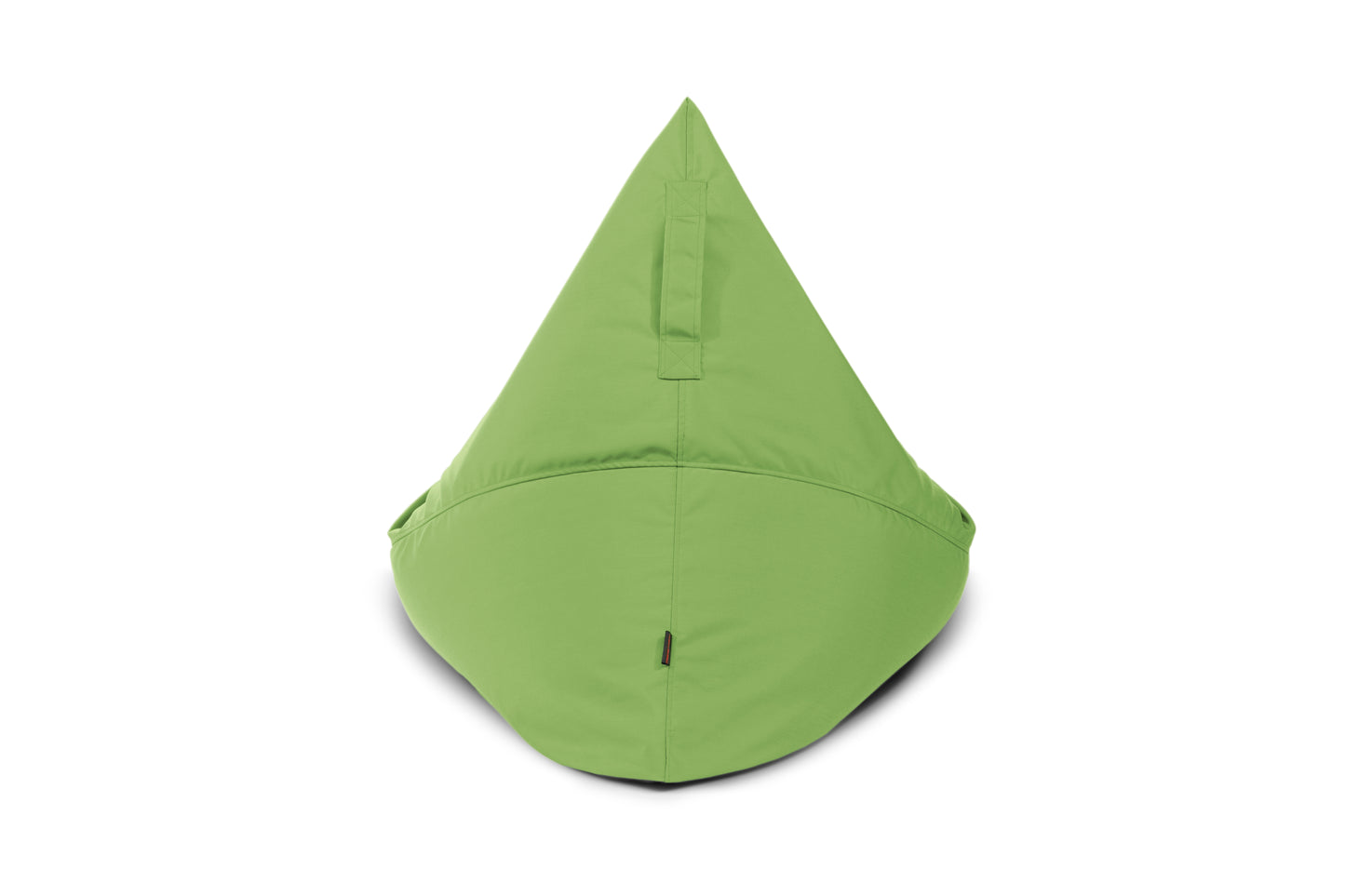 Un puff verde RAZZMATAZZ COLORIN bean bag grande de tela repelente al agua (155×120×95 cm) con una moderna forma piramidal, ofrece un asiento ergonómico para una comodidad con estilo en interiores o exteriores; se muestra de frente sobre un fondo blanco.