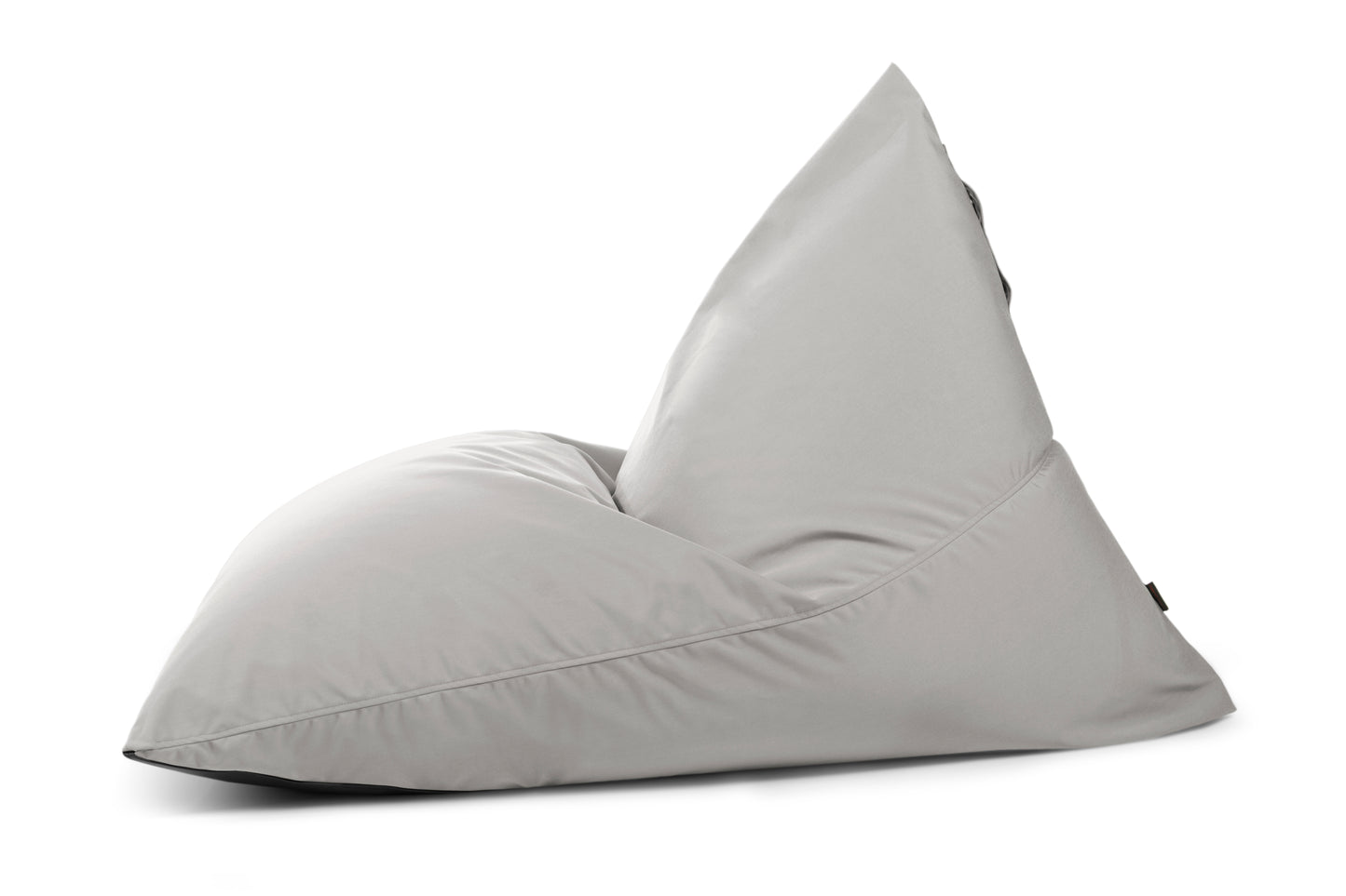 Un puff bean bag RAZZMATAZZ COLORIN gris claro de tela repelente al agua (155×120×95 cm), moderno y apto para interior/exterior, con asiento ergonómico, se asienta sobre un fondo blanco liso.