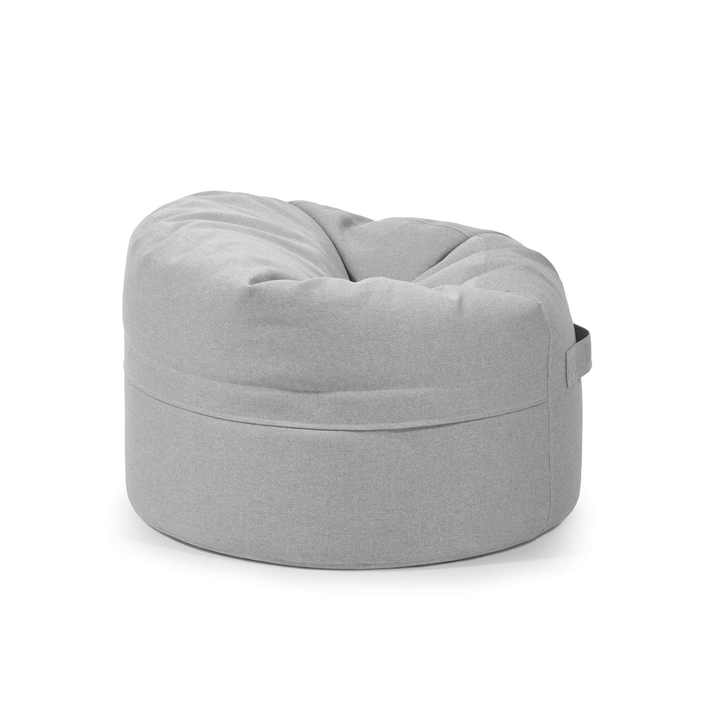 El Puff redondo de tejido lavable suave 80×80×35 cm ROLL 80 NORDIC, en gris claro con detalles capitoné y asa lateral, brinda un asiento seguro para niños y se muestra sobre fondo blanco.