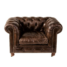  Sillón en Cuero y Madera con Capitone Kensington
