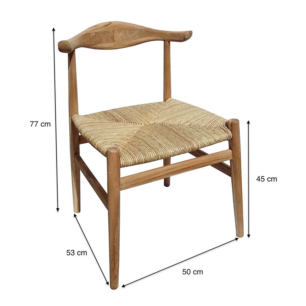 La Silla de comedor de Madera Natural y Ratán Kungfu es una silla de comedor de madera con asiento de ratán trenzado, elaborada en tonos de madera natural. Mide 77 cm de alto, 50 cm de ancho y 53 cm de profundidad, con una altura de asiento de 45 cm.