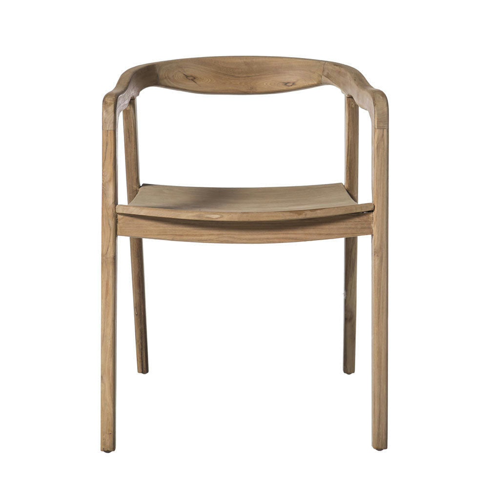 La Silla de comedor en madera de teca Olivia cuenta con un diseño minimalista con un respaldo curvado que resalta la elegancia de la madera de teca natural.