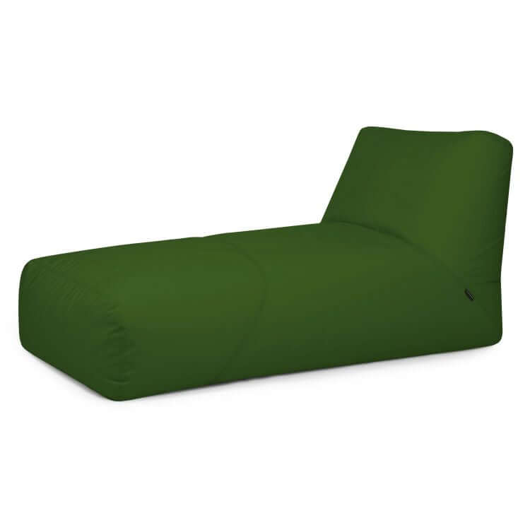 El Bean bag Tube 100 Daybed Colorin, diseñado para su uso en exteriores como sillón reclinable de exterior, aparece en color verde sobre fondo blanco.