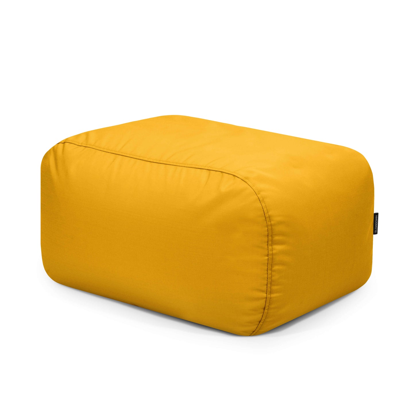El Bean bag Tube Pouf Colorin - uso exteriores es una otomana rectangular de color amarillo con tejido liso resistente al sol y una pequeña etiqueta negra en el lateral, que se muestra sobre fondo blanco.
