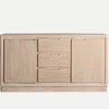 El armario de madera DM Werle presenta un diseño Art Déco con dos puertas en cada extremo y tres cajones centrales, todo en un tono natural claro, que ofrece prácticas soluciones de almacenamiento. Dimensiones: 150 x 38 x 80 cm.