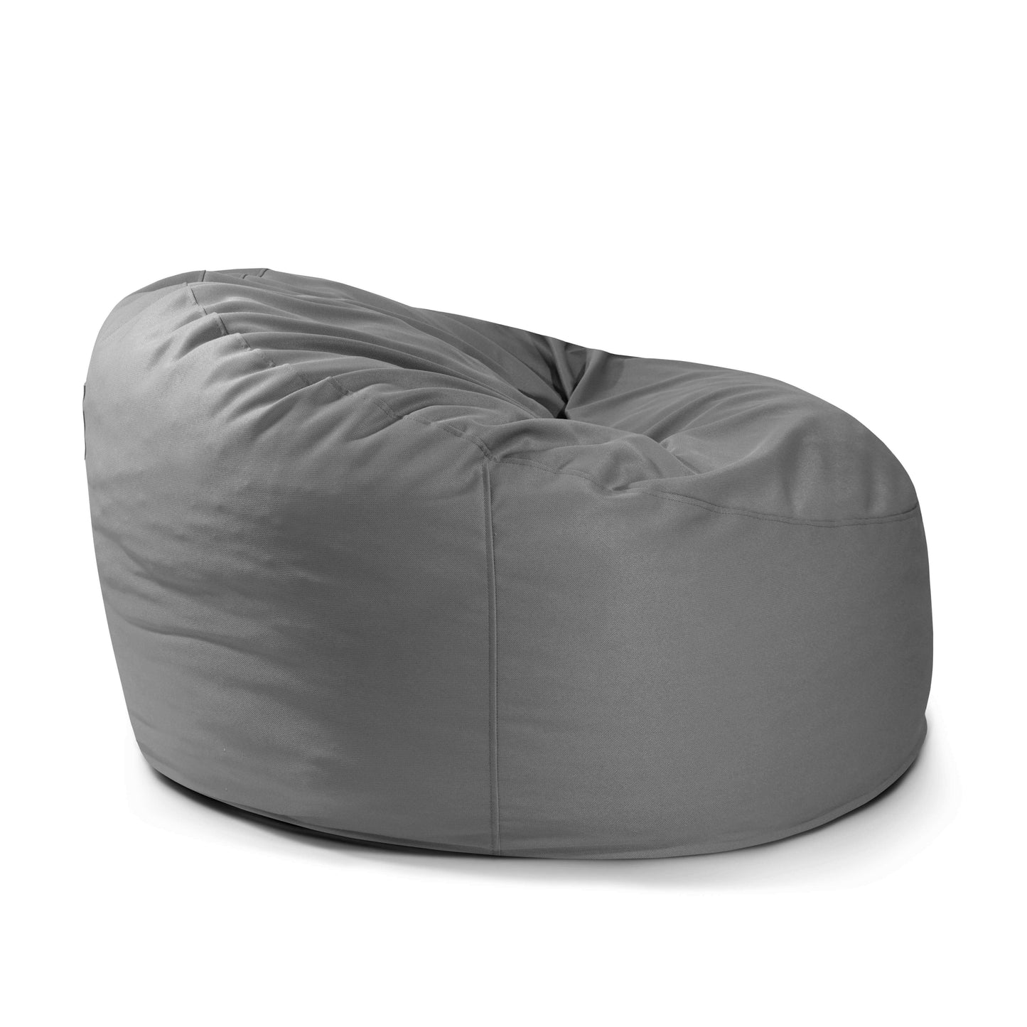 El Foam Bean Bag OM 110 Barcelona, de color gris y fabricado con copos de espuma de alta densidad, presenta una forma redondeada y una parte superior ligeramente dentada, sobre un fondo blanco liso.