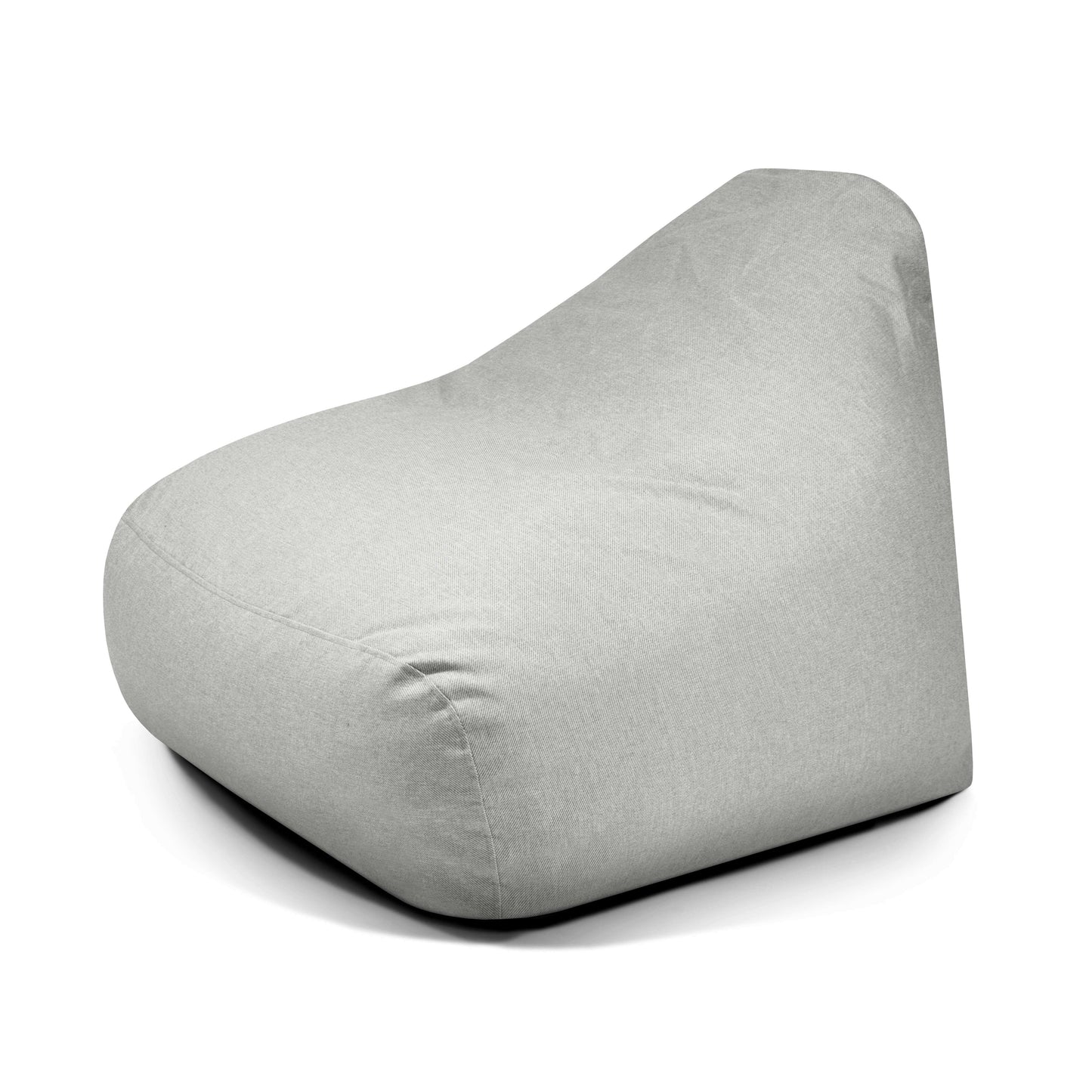 El Foam Bean bag Snug 100 Riviera - uso exteriores es un sillón gris claro con respaldo inclinado y diseño sin brazos para sentarse cómodamente, mostrado sobre fondo blanco.