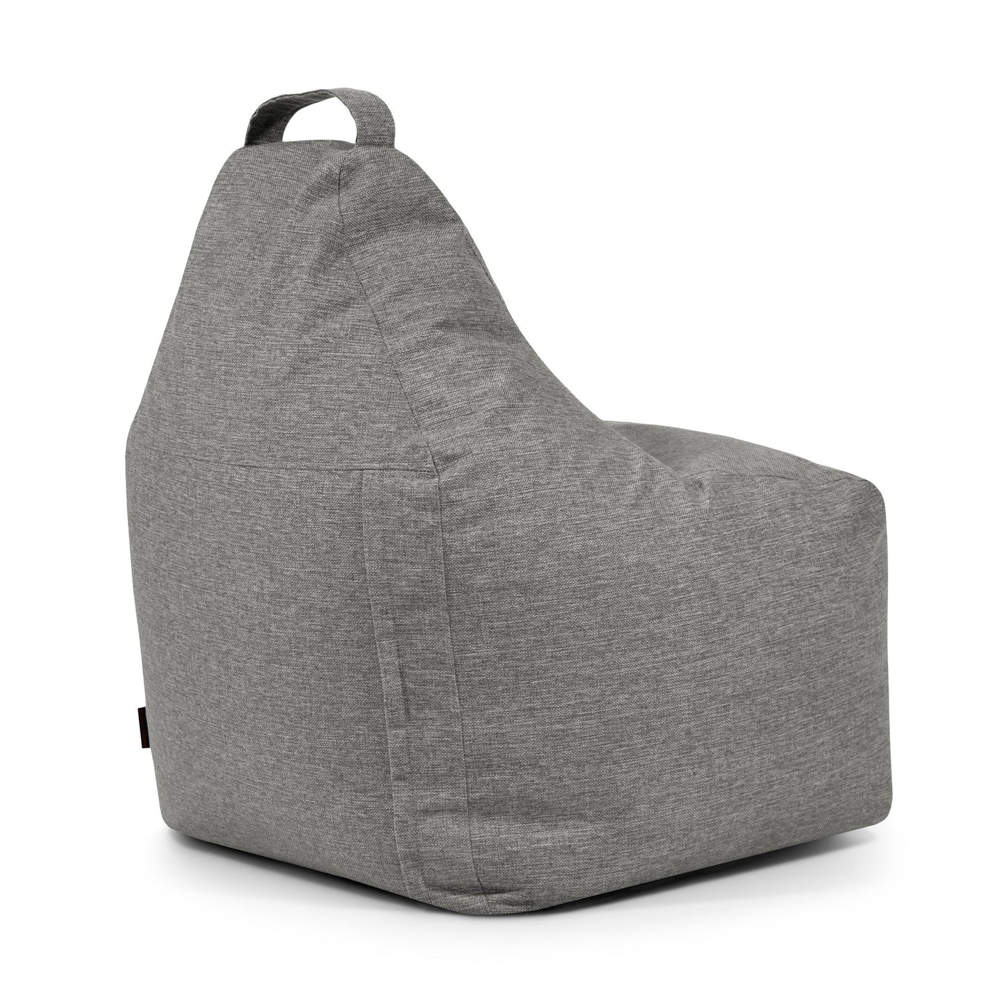 Una silla Bean bag Play Home de tela gris con asa superior y funda lavable se muestra inclinada sobre fondo blanco.