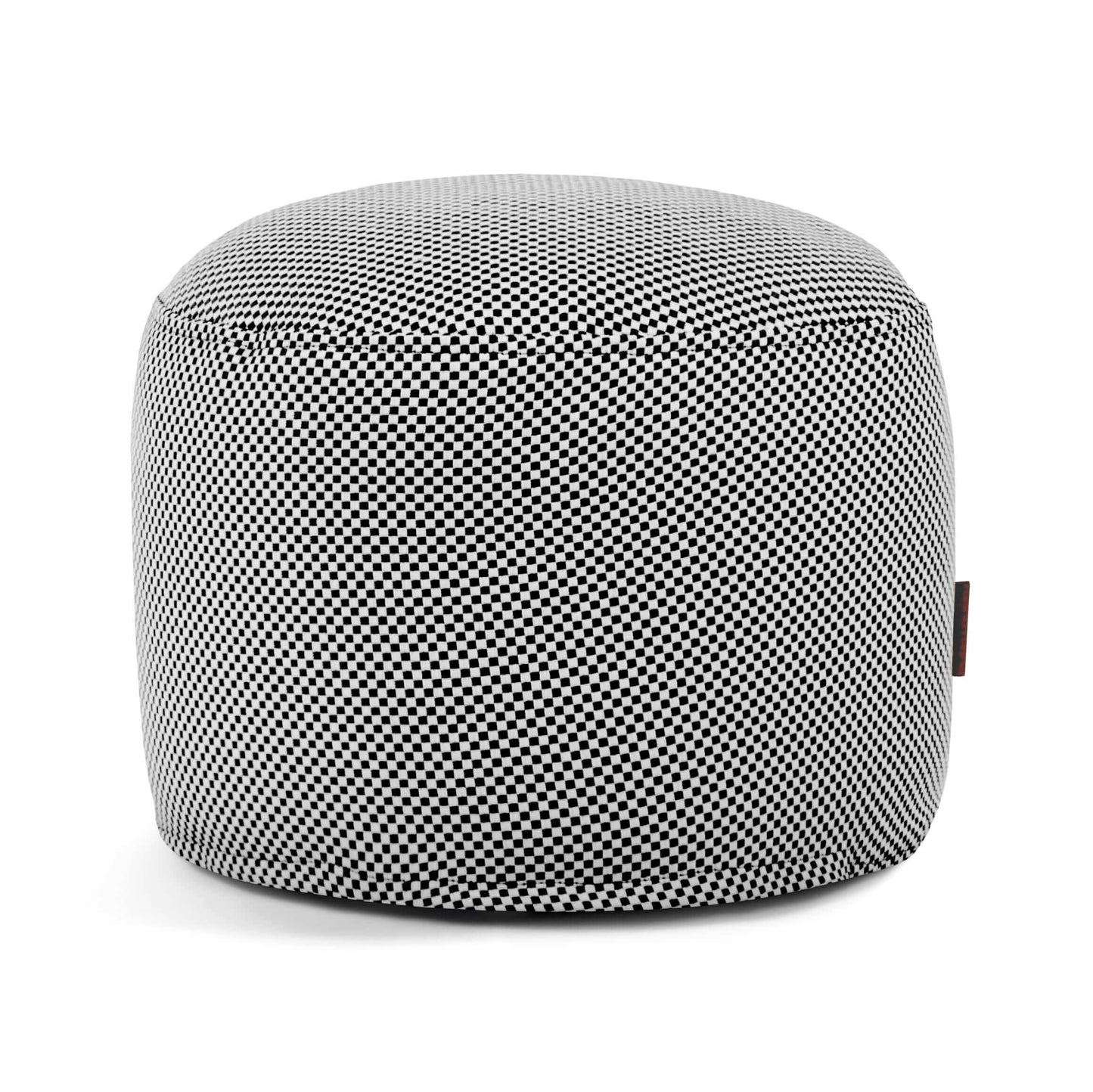 El Pouf Mini Capri Impermeable - Uso Exterior es una otomana redonda en blanco y negro con una etiqueta lateral, que presenta un patrón moteado texturizado y está fabricado con tejido certificado OEKO-TEX de calidad.