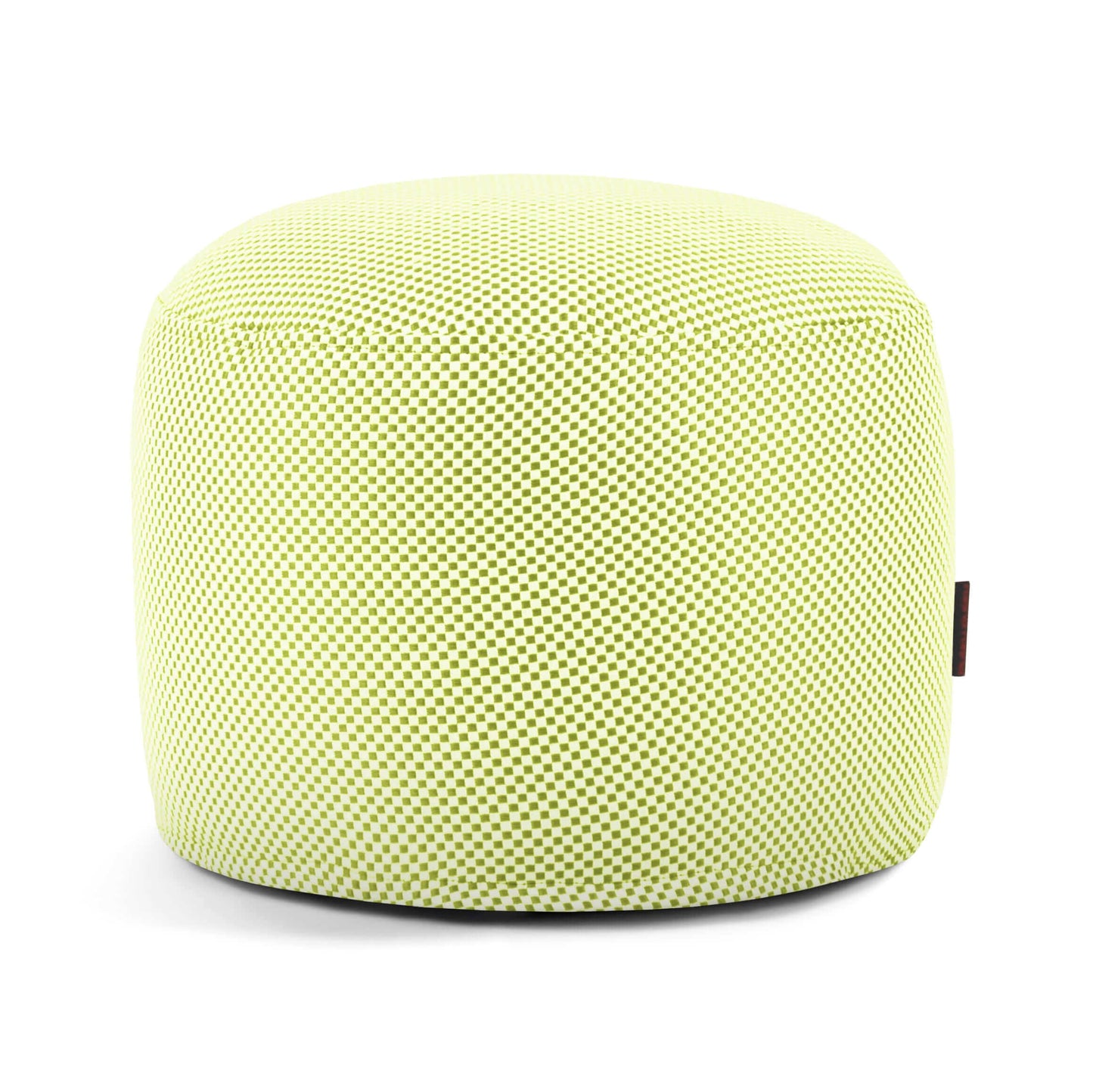 El puf Mini Capri Impermeable - Uso Exterior es una otomana redonda de color verde claro con un tejido texturizado, tipo malla, certificado OEKO-TEX, que se muestra sobre un fondo blanco.