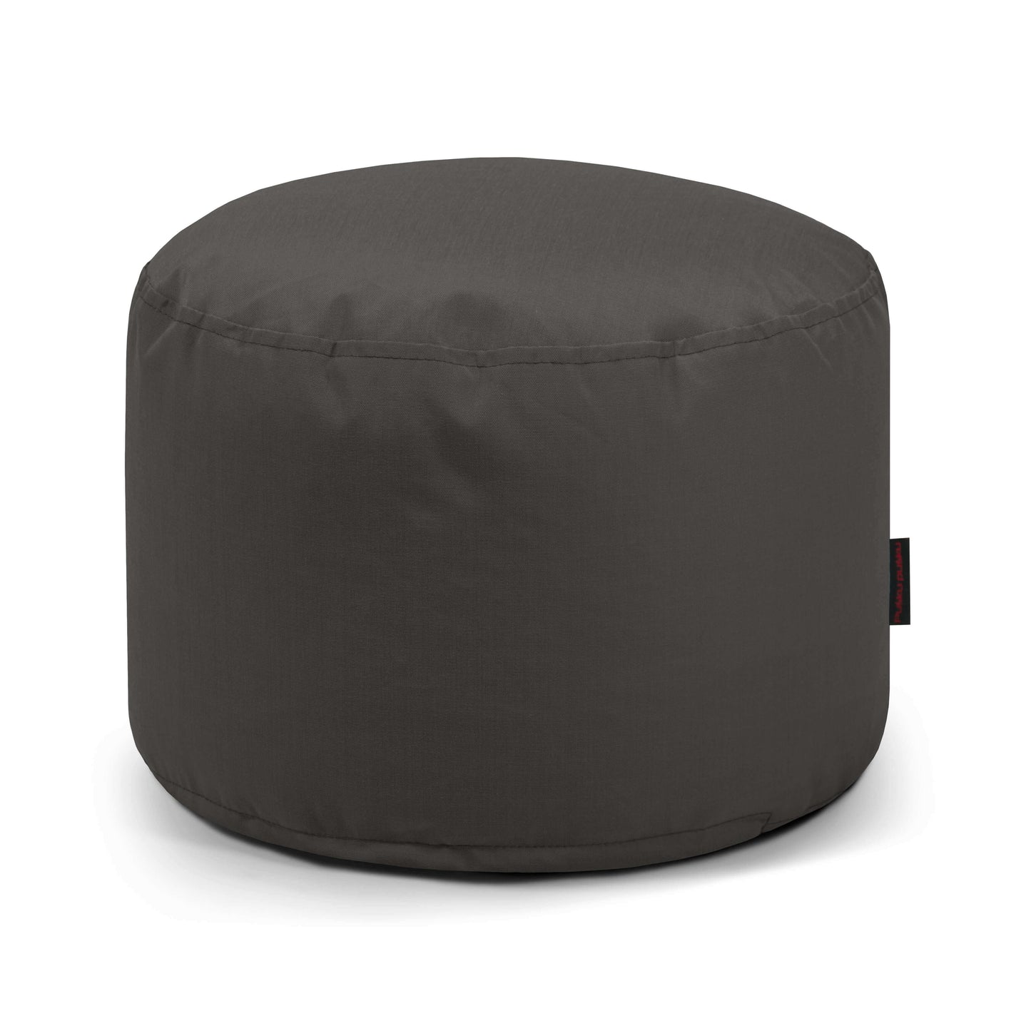 El Pouf Mini Colorin - uso exteriores es una otomana redonda de color gris oscuro con tejido liso certificado OEKO-TEX y una etiqueta lateral-un asiento compacto y versátil ideal para cualquier espacio.