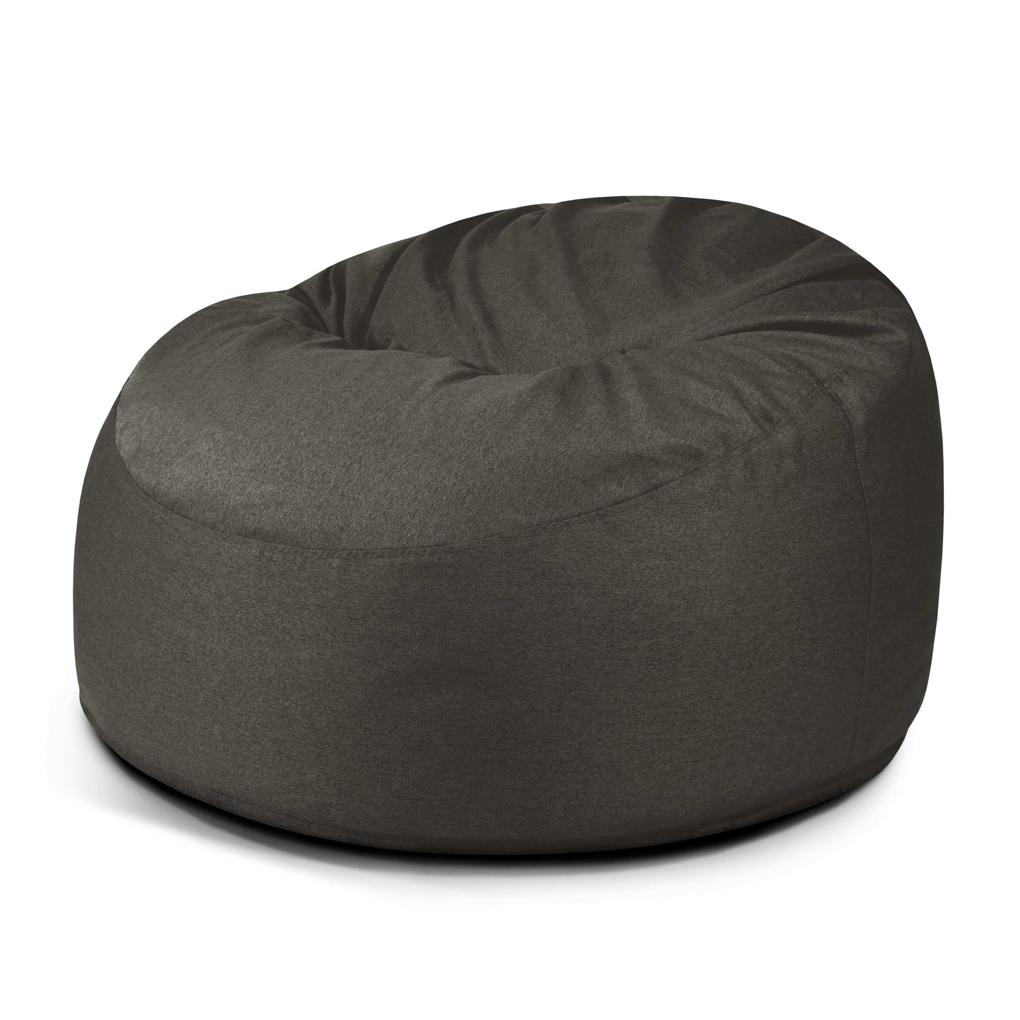 El Foam Bean Bag OM 110 Barcelona, con su color gris oscuro y su forma suave y redondeada, es un ejemplo de mueble moderno, ya que se coloca cuidadosamente sobre un fondo blanco liso.