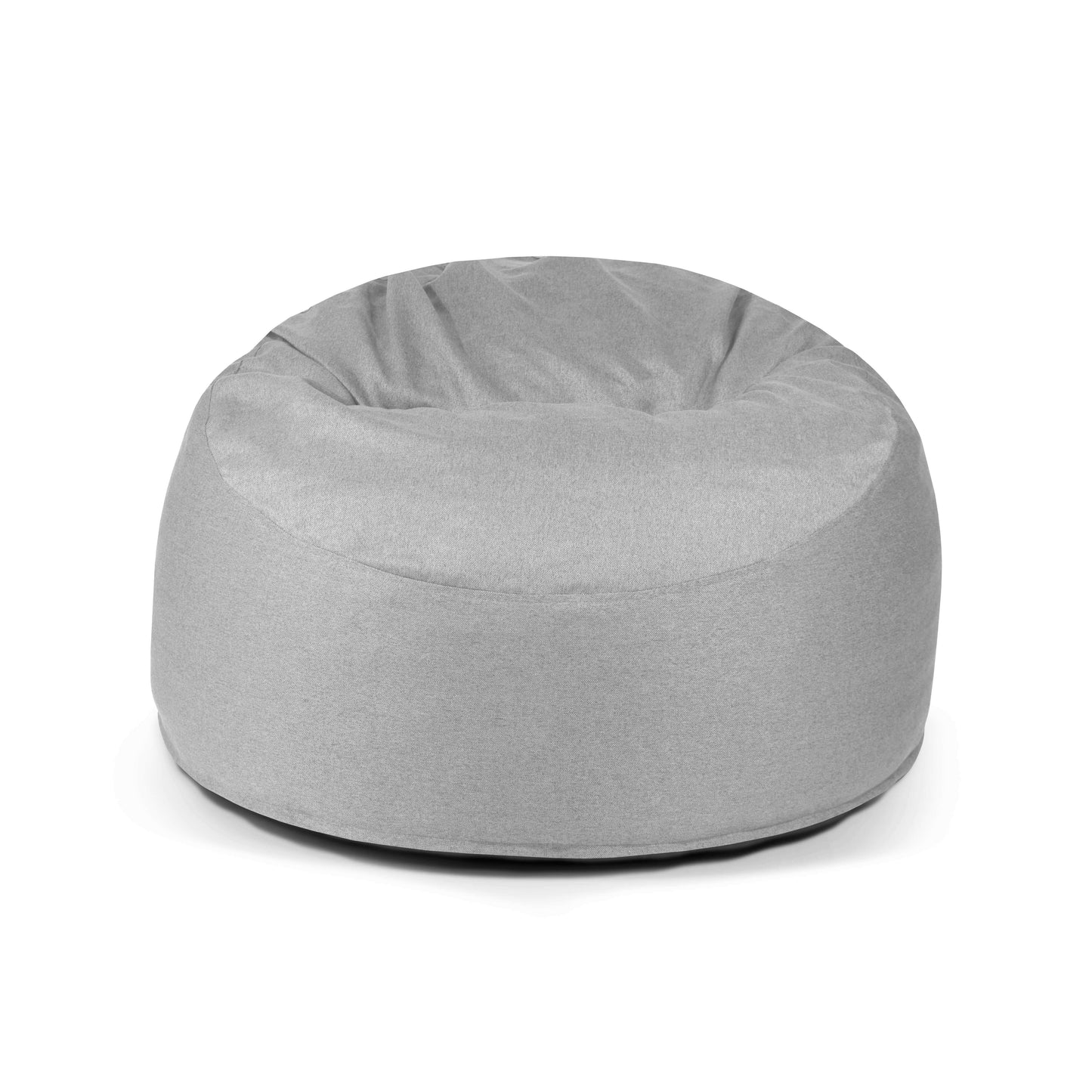 La Foam Bean Bag OM 110 Barcelona, una silla redonda de color gris claro, se asienta sobre un fondo blanco y añade un toque de mueble moderno a cualquier espacio.